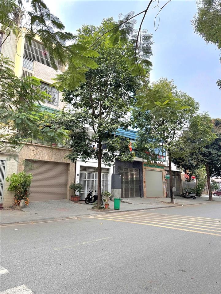 Bán liền kề kđt văn phú mặt đường 30m giá 19,5 tỷ