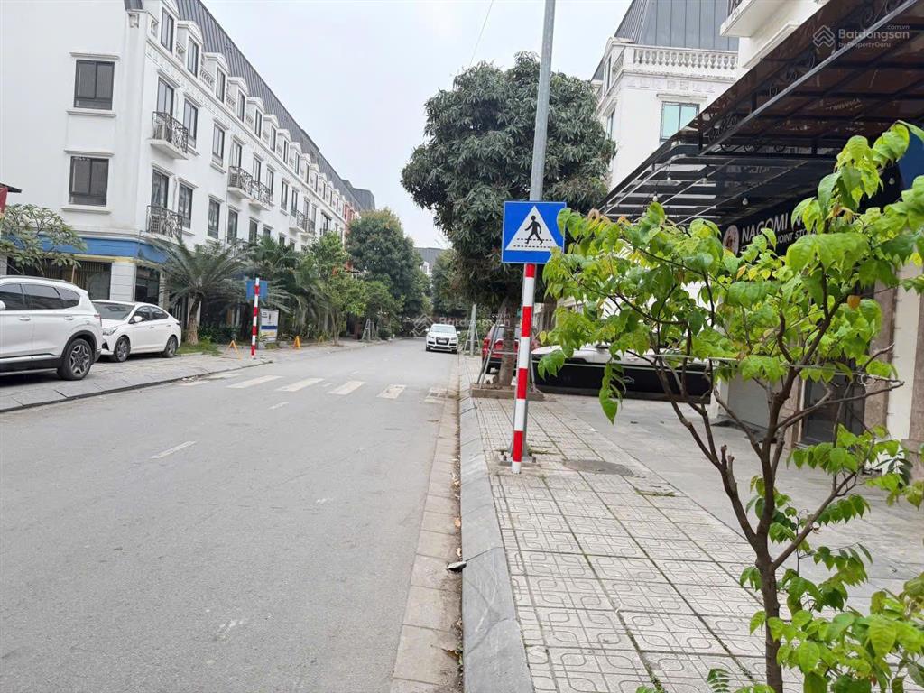 Chủ nhà giảm chào 2 tỷ nhà liền kề la casta 73m mt 5m giá 21 tỷ