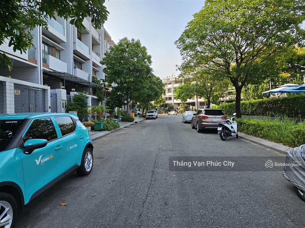 Căn nhà hiếm chủ bán đối diện công viên, hồ bơi, thiết kế có thang máy hiện đại, nhà đẹp