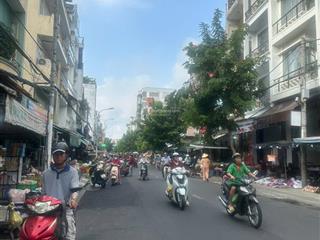 Nhà mặt tiền ngay chợ phạm văn bạch dt 4x15m có gác