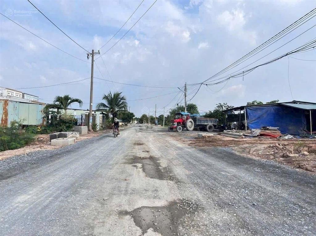 Chính chủ cần bán nhanh lô đất ngay cv võ văn tần để lấy tiền xây nhà 120m2 giá bán 820 triệu