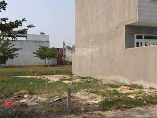 Tôi cần bán gấp lô đất bán gấp thổ cư 100m2 gần kcn tân đức, giá 850 triệu, shr