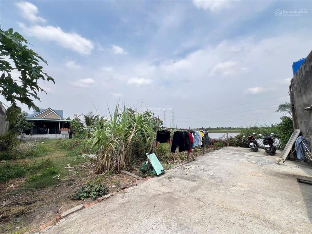 Cần bán gấp lô đất 135m2 ngay trường thpt võ văn tần giá 800 triệu