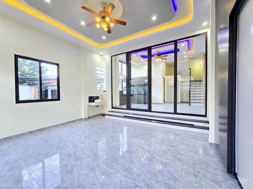 Cần bán nhà mới 3 tầng đường ô tô tránh nhau  tôn đản, cẩm lệ, đà nẵng