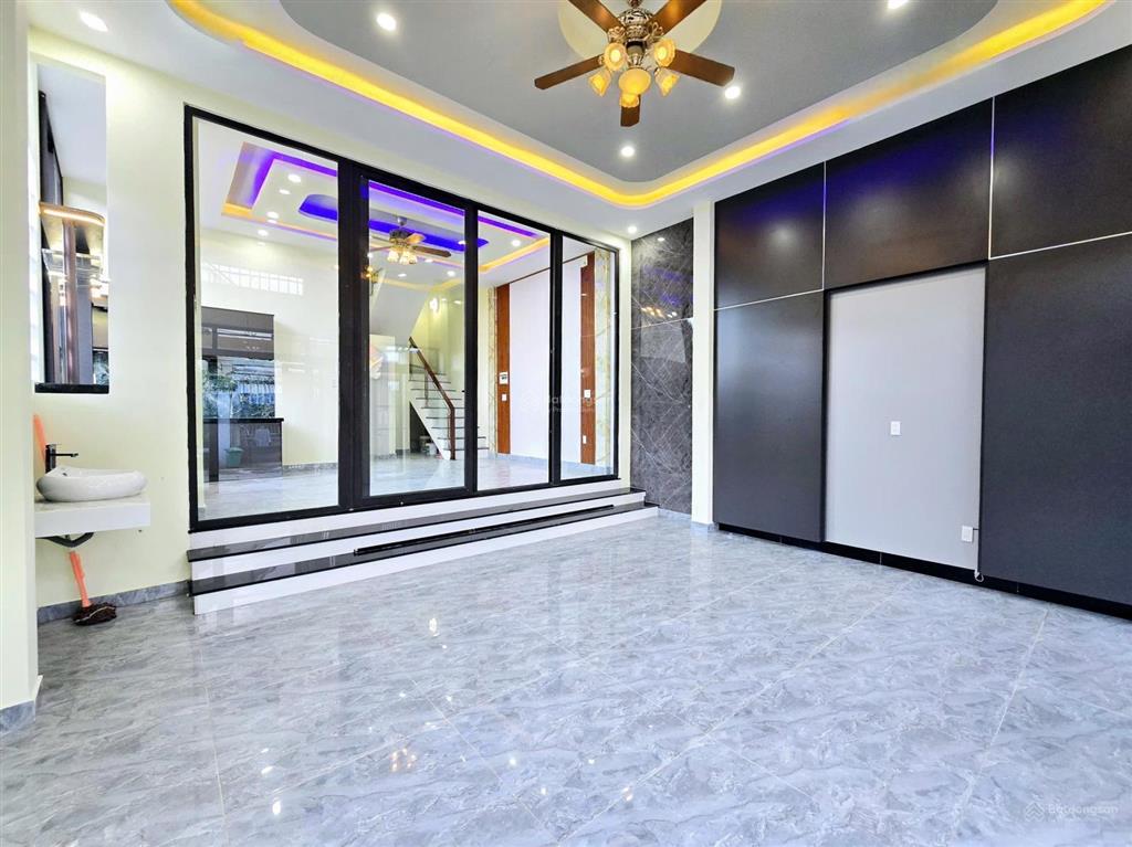 Cần bán nhà mới 3 tầng đường ô tô tránh nhau  tôn đản, cẩm lệ, đà nẵng