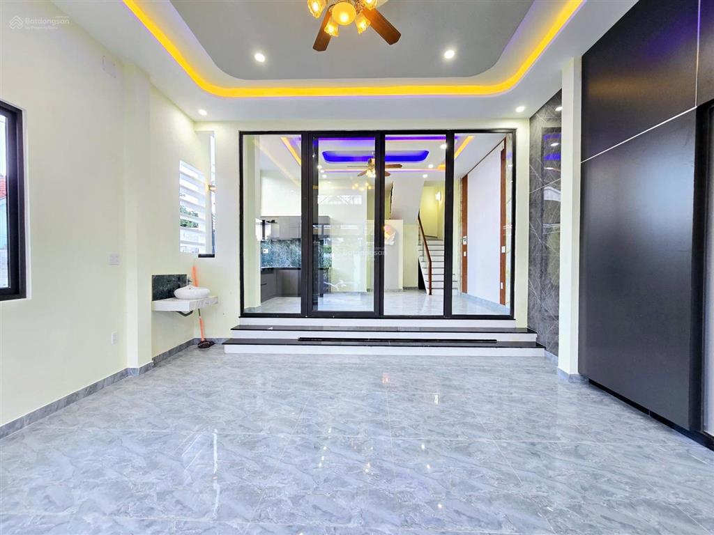 Cần bán nhà mới 3 tầng đường ô tô tránh nhau  tôn đản, cẩm lệ, đà nẵng
