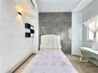 Căn hộ 2pn full nội thất giáp q1, khu vực nhiều tiện ích, thuận tiện di chuyển