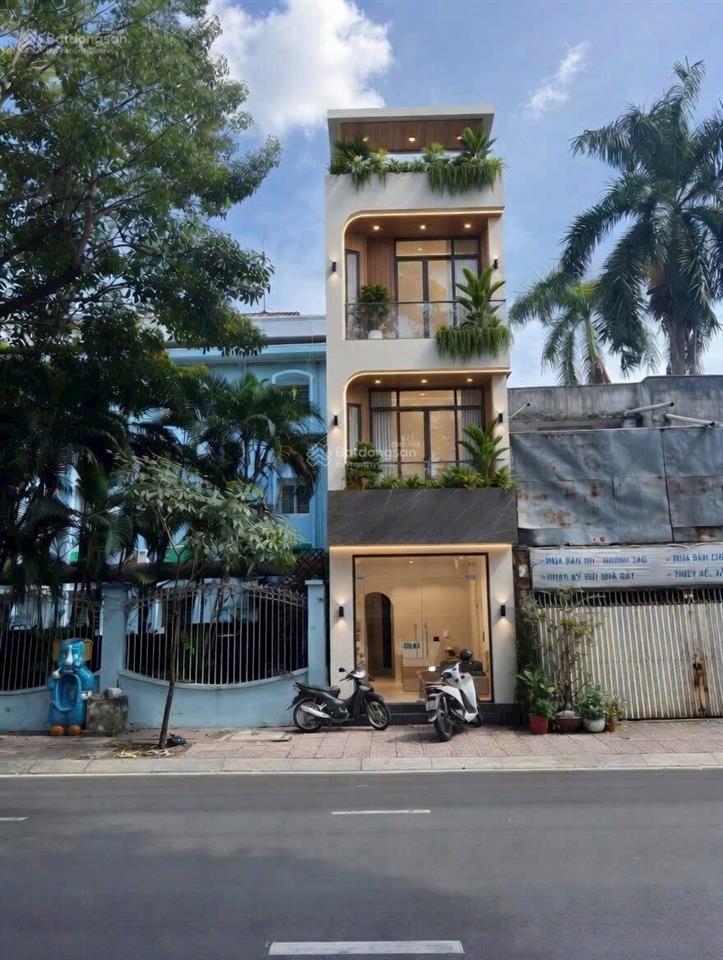 Nhà mặt tiền q3  dòng tiền 50tr/tháng  56m², nở hậu 4.5m  12,9 tỷ