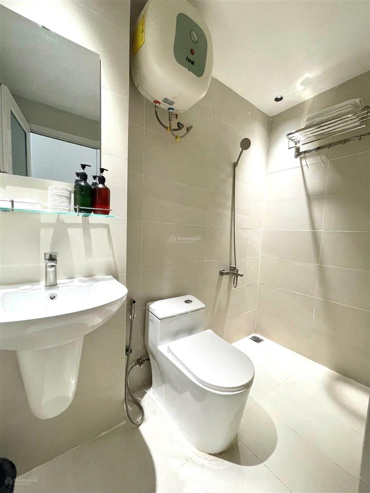 Cho thuê căn hộ dịch vụ cao cấp mặt tiền lê văn sỹ 35m² có ban công full nội thất
