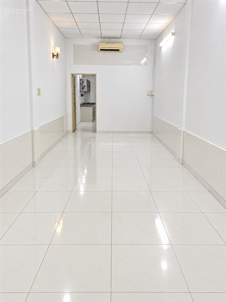 Hot! nhà hẻm xe hơi cmt8  q10, 2 tầng  chỉ 12tr/tháng