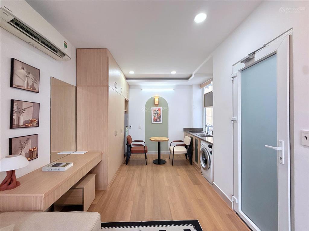 Căn hộ dịch vụ 30m2  hẻm 217 đề thám  gần bùi viện  9.8tr