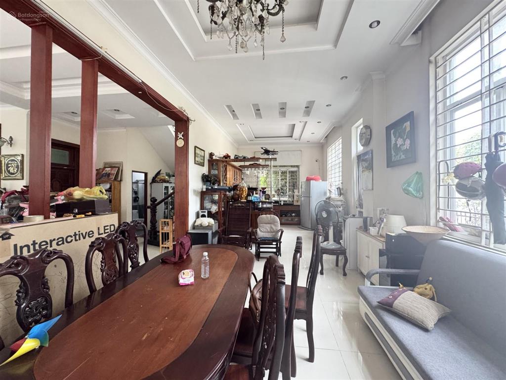 Biệt thự vườn ven sông sài gòn  dt 886m2 full thổ cư  nở hậu 3 tầng, 5pn