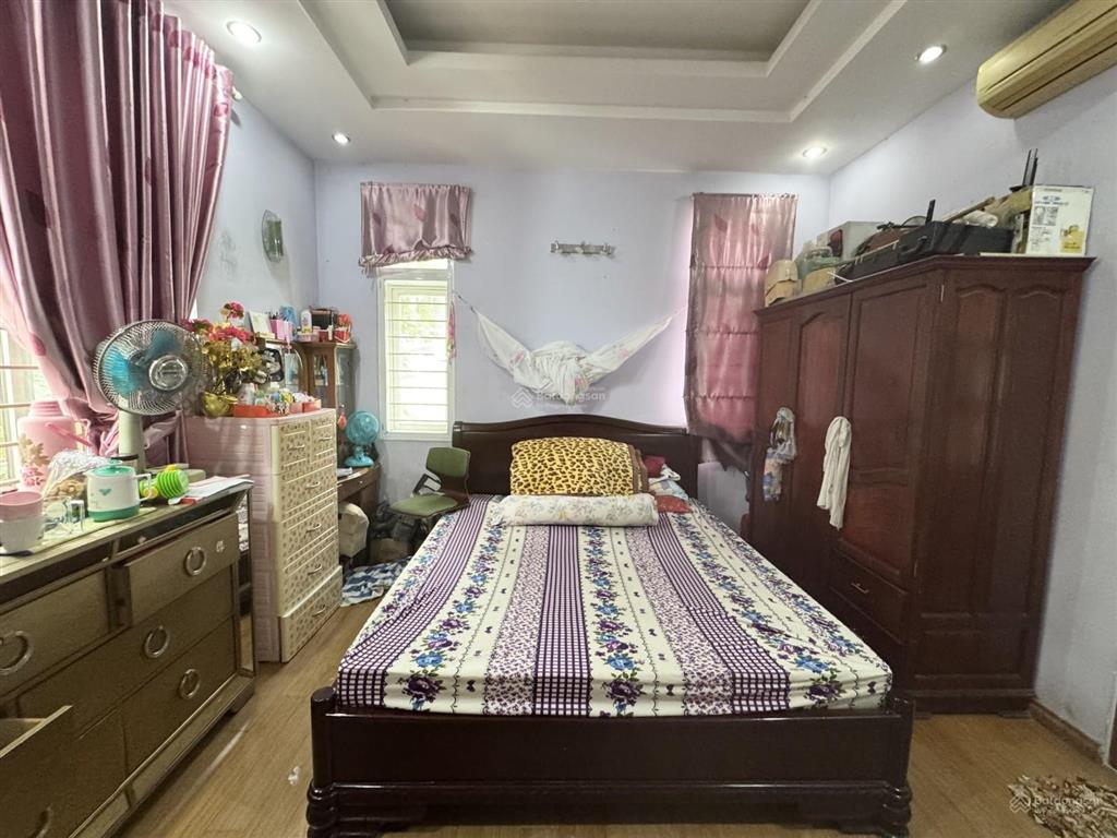 Biệt thự vườn ven sông sài gòn  dt 886m2 full thổ cư  nở hậu 3 tầng, 5pn