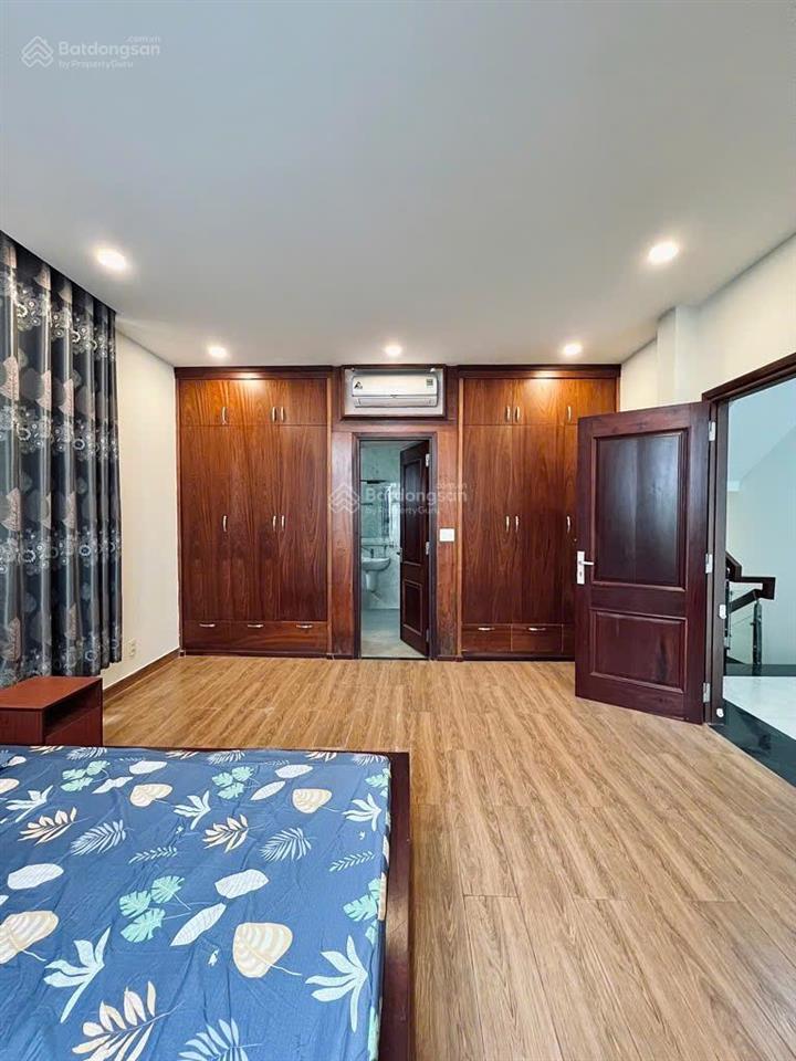 Biệt thự compound  dt 180m² (10 x 18m) x 4 tầng  6pn, 7wc  gần the global city