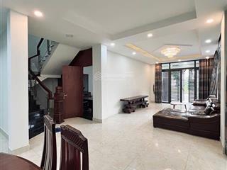 Biệt thự compound  dt 180m² (10 x 18m) x 4 tầng  6pn, 7wc  gần the global city