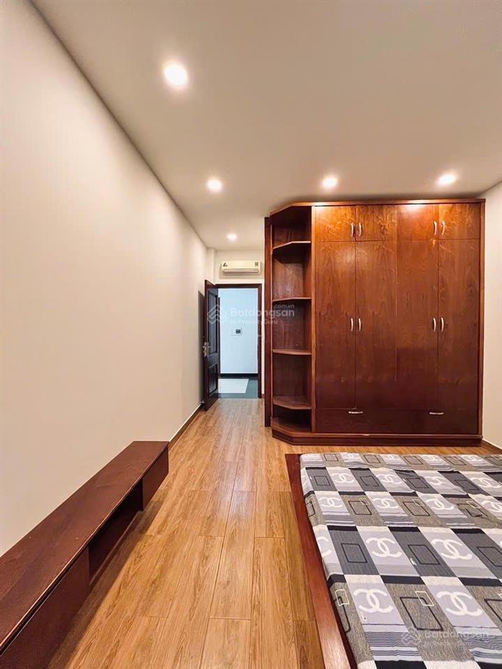 Biệt thự compound  dt 180m² (10 x 18m) x 4 tầng  6pn, 7wc  gần the global city