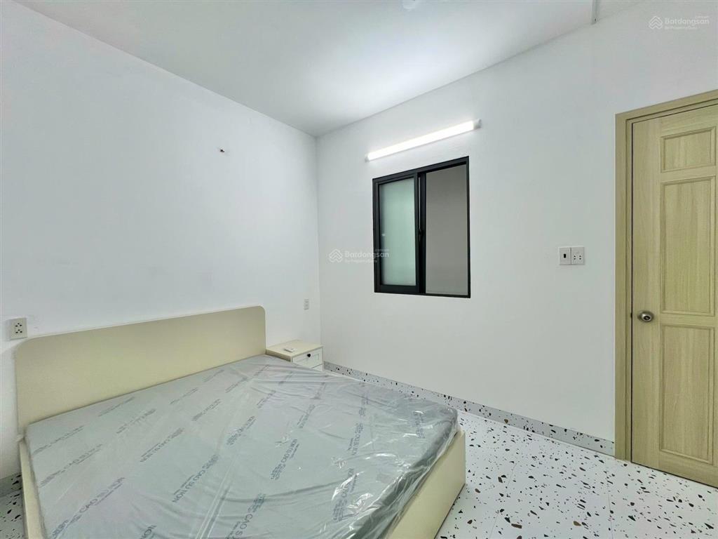 Siêu phẩm 2pn tách bếp bancol full nội thất ngay cầu nguyễn văn cừ
