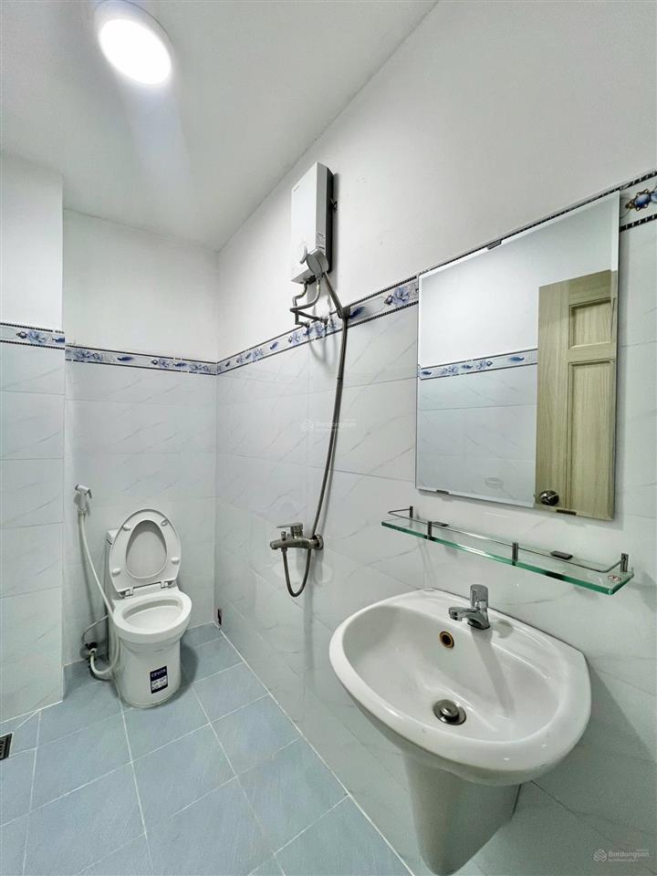 Siêu phẩm 2pn tách bếp bancol full nội thất ngay cầu nguyễn văn cừ