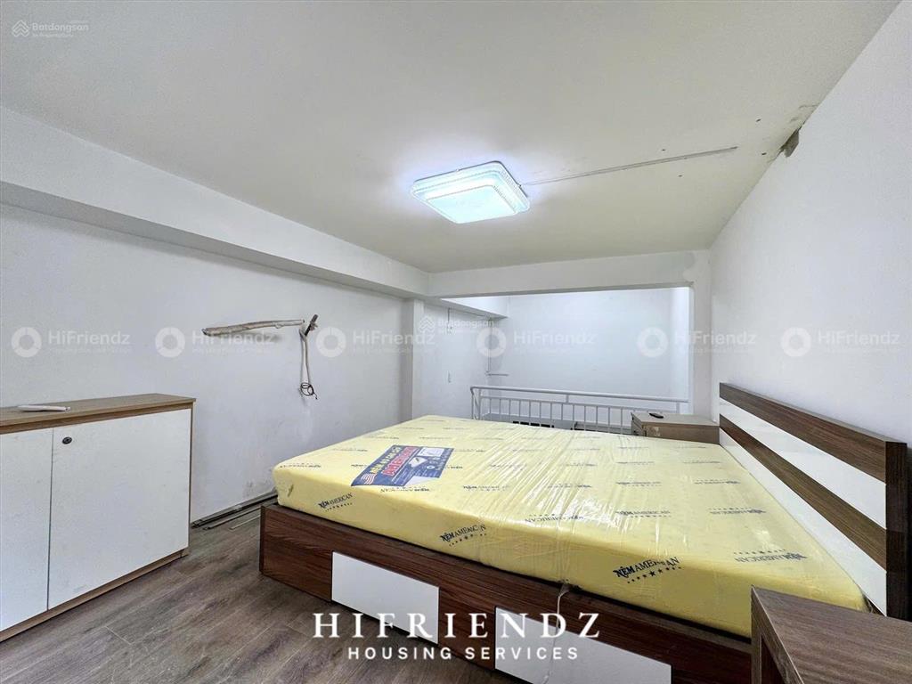 Mới 100% duplex full nội thất thang máy cửa sổ ngay trung tâm q5