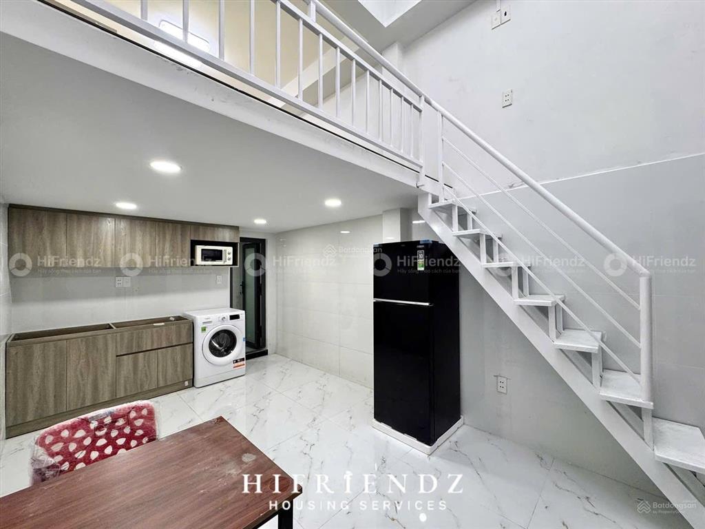 Mới 100% duplex full nội thất thang máy cửa sổ ngay trung tâm q5