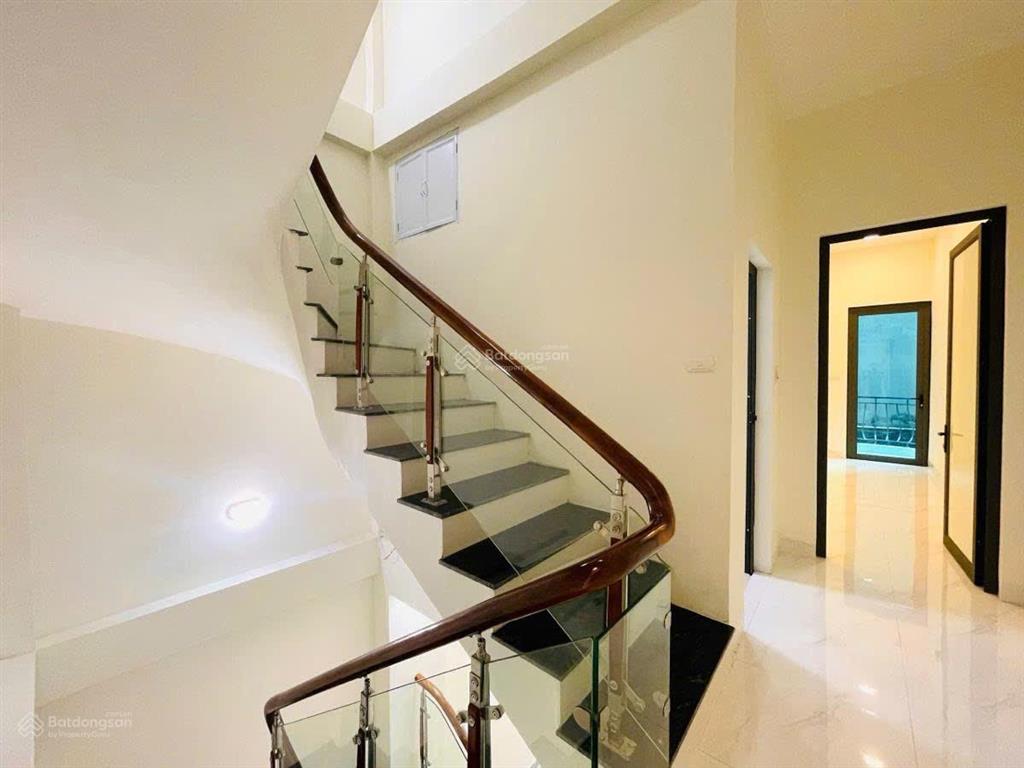 Nhà mới ở luôn tại vương thừa vũ, 60m2, xây 4 tầng giá chào 14,8 tỷ than xuân