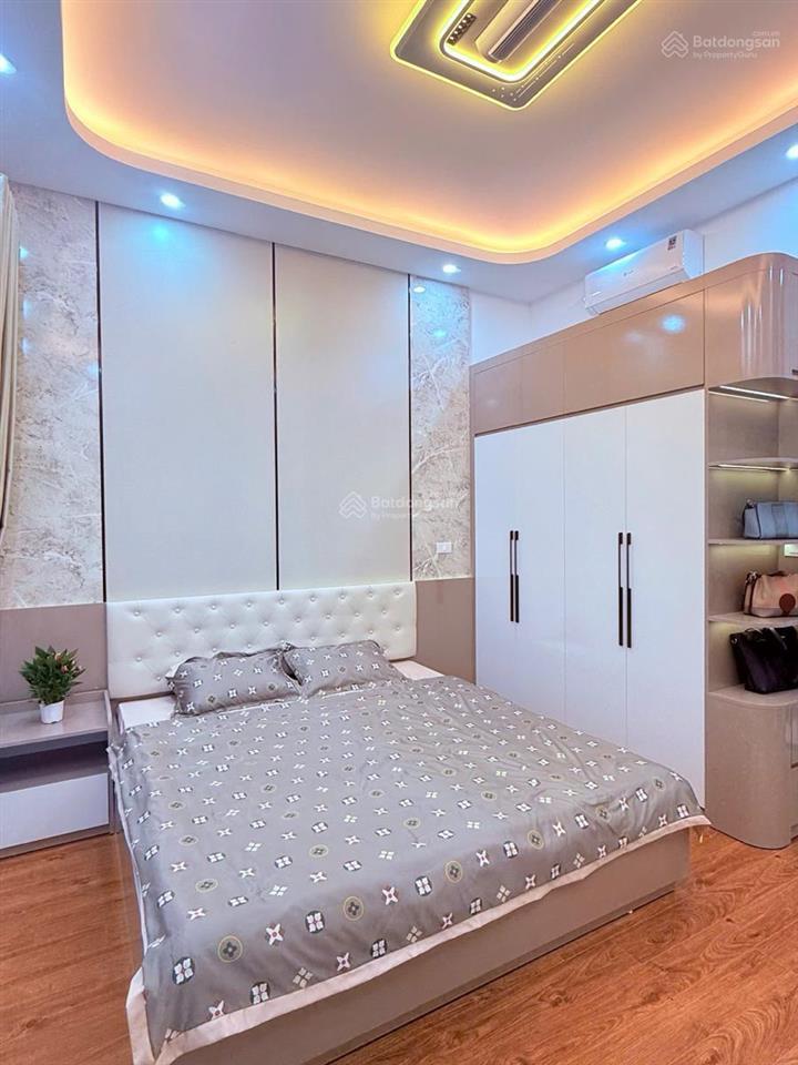 Nhà xây mới 50m2 , xây 5 tầng thang máy phố tô vĩnh diện 18,9 tỷ thanh xuân