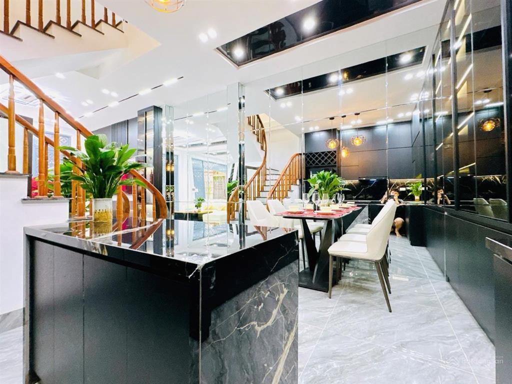 Bán nhà mới ở luôn phố vương thừa vũ 45m2, xây 5 tầng giá 12,5 tỷ thanh xuân
