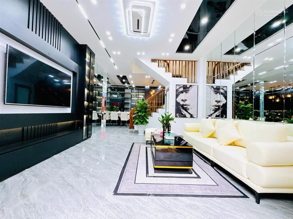 Bán nhà mới ở luôn phố vương thừa vũ 45m2, xây 5 tầng giá 12,5 tỷ thanh xuân