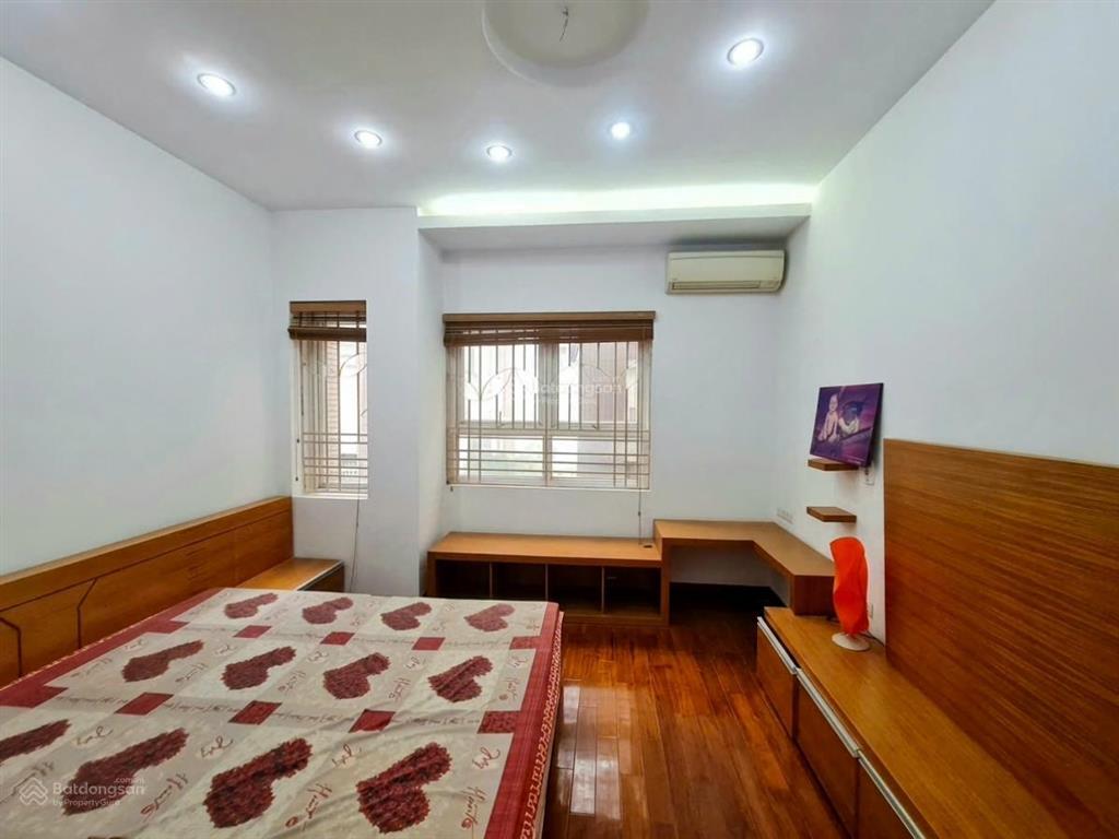 Bán nhà phố trung kính 50m2 xây 5 tầng giá 12,9 tỷ cầu giấy