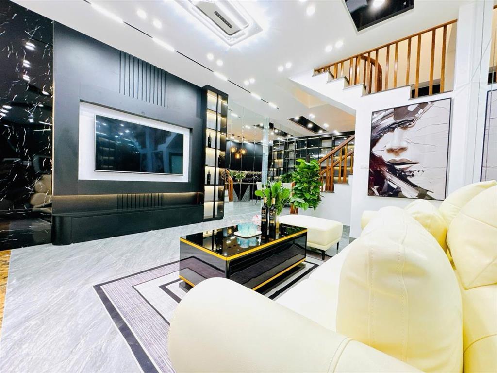Bán nhà mới ở luôn phố vương thừa vũ 45m2, xây 5 tầng giá 12,5 tỷ thanh xuân