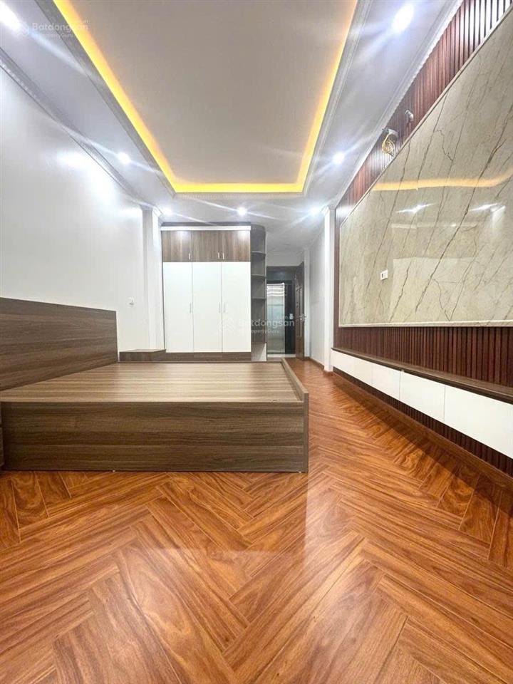 Nhà mới phố lê trọng tấn 38,6m² xây 6 tầng, thang máy giá 10,5 tỷ