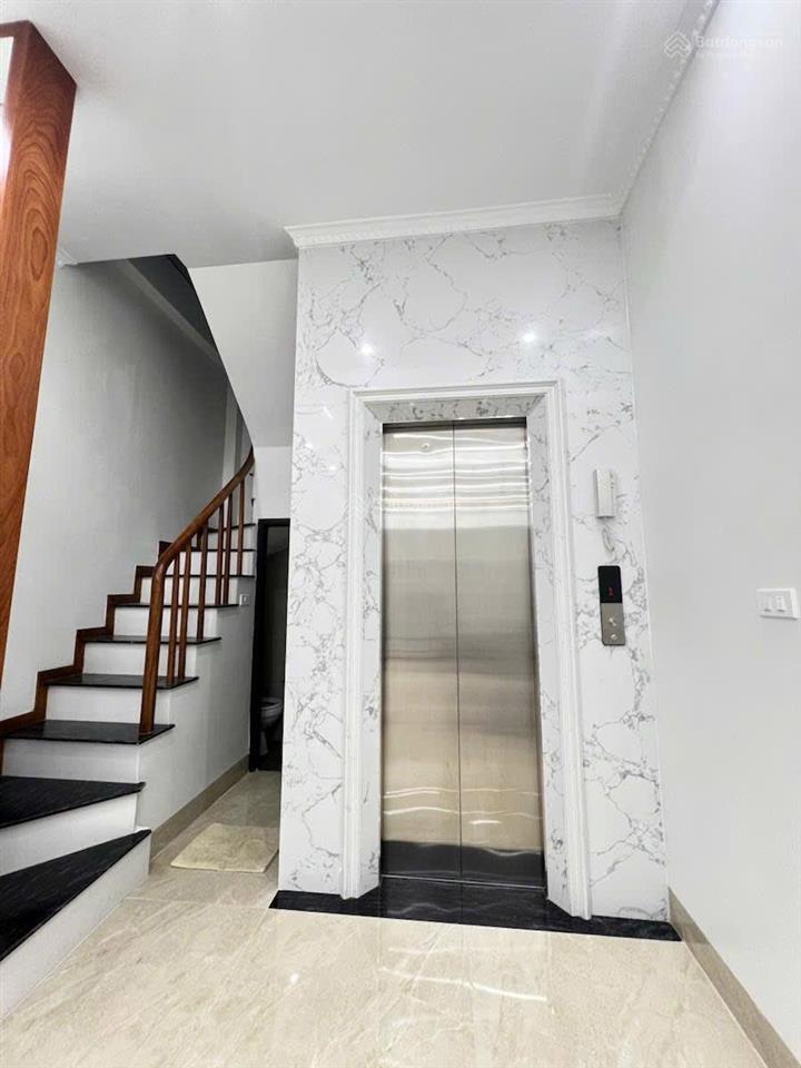 Nhà mới phố lê trọng tấn 38,6m² xây 6 tầng, thang máy giá 10,5 tỷ