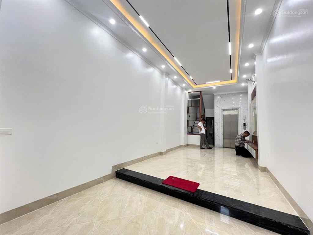 Nhà mới phố lê trọng tấn 38,6m² xây 6 tầng, thang máy giá 10,5 tỷ
