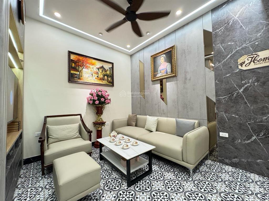 Bán nhà ngã tư sở 45m2 xây 5 tầng đầy đủ nội thất 10,5 tỷ thanh xuân