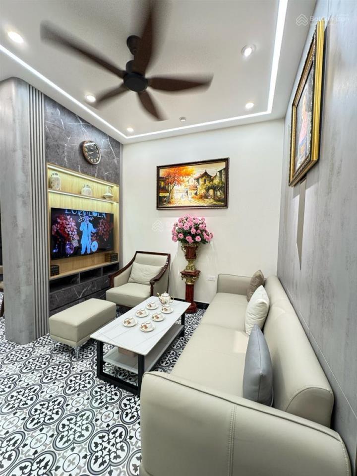 Bán nhà ngã tư sở 45m2 xây 5 tầng đầy đủ nội thất 10,5 tỷ thanh xuân