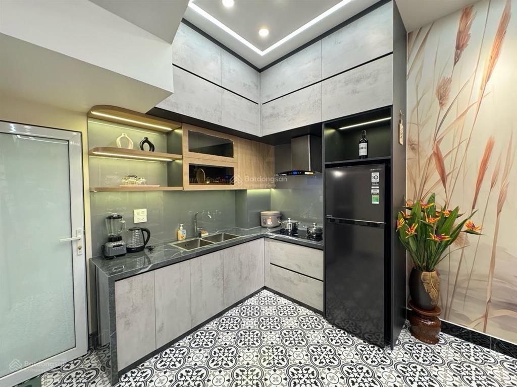 Bán nhà ngã tư sở 45m2 xây 5 tầng đầy đủ nội thất 10,5 tỷ thanh xuân