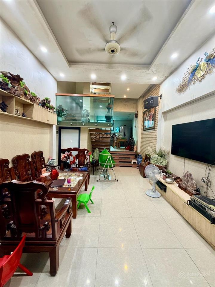 Bán nhà ngã tư vạn phúc hà đông 61m xây 4 tầng 11,5 tỷ
