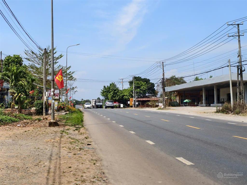 Bán đất mặt tiền đường bê tông la ngà, định quán, đồng nai  200m²  gần ql20