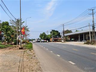 Bán đất mặt tiền đường bê tông la ngà, định quán, đồng nai  200m²  gần ql20