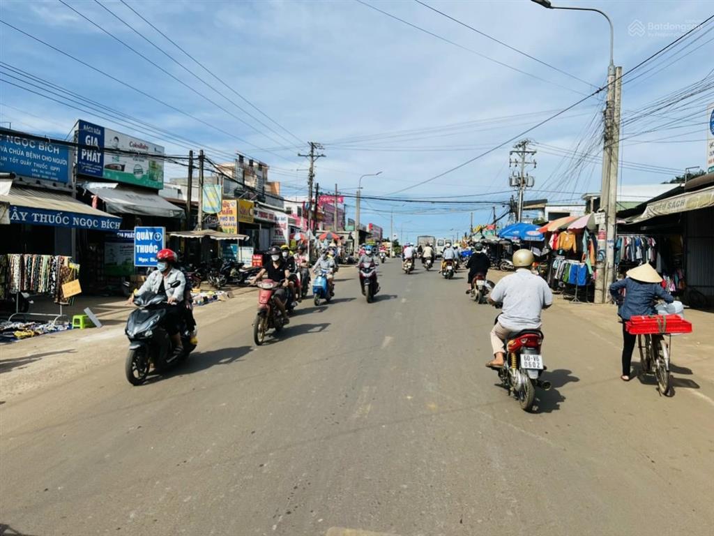 Hiếm đất trung xã la ngà, đường ô tô, kẹt tiền bán nhanh chỉ 350tr dân cư đông đúc