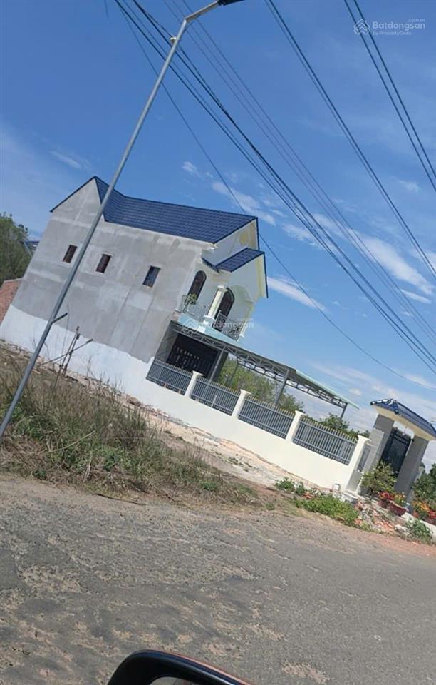 Đất mặt tiền nhựa 10m, trung tâm dân cư  472m² có thổ cư  sổ hồng riêng sang tên ngay.