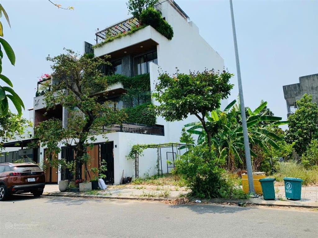 Sập hầm  bán đất 180m2  ngang rộng 7,5m rộng rãi  giá chưa tới 50 triệu/m2