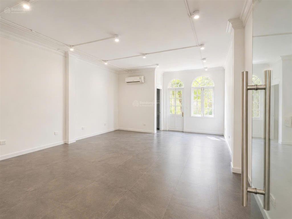 Cho thuê nhà mặt tiền quốc hương, thảo điền, 4pn 4wc, dtsd 400m2, chỉ 90tr/tháng,  0978 316 ***