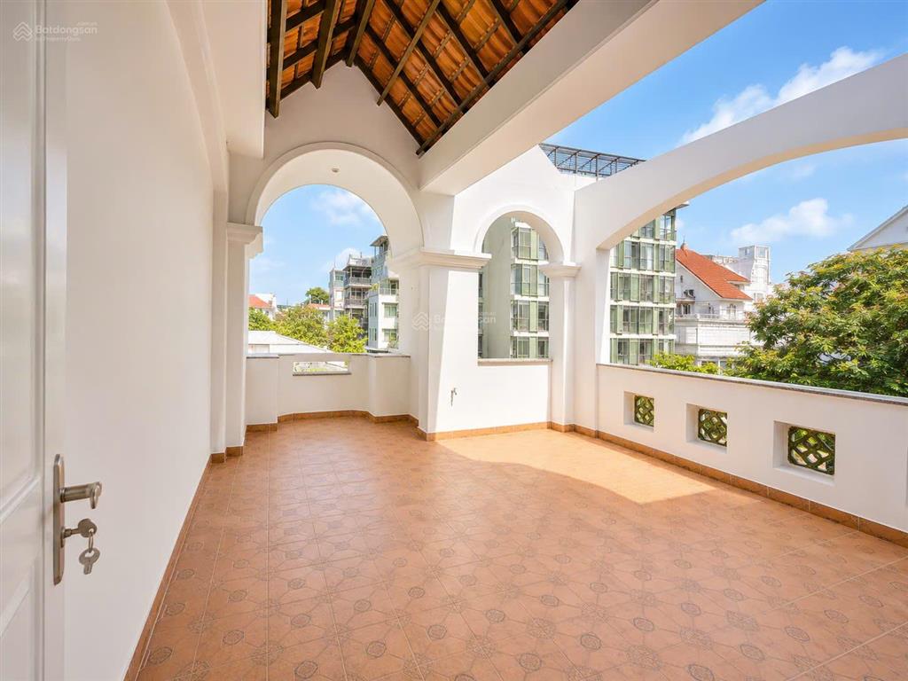 Cho thuê nhà mặt tiền quốc hương, thảo điền, 4pn 4wc, dtsd 400m2, chỉ 90tr/tháng,  0978 316 ***