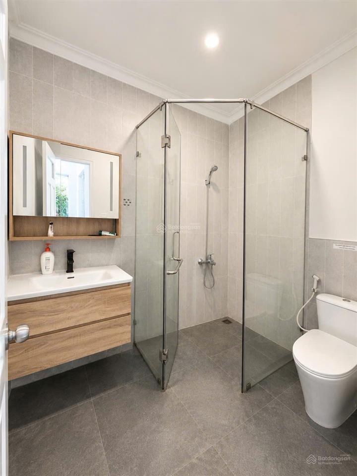 Cho thuê nhà mặt tiền quốc hương, thảo điền, 4pn 4wc, dtsd 400m2, chỉ 90tr/tháng,  0978 316 ***