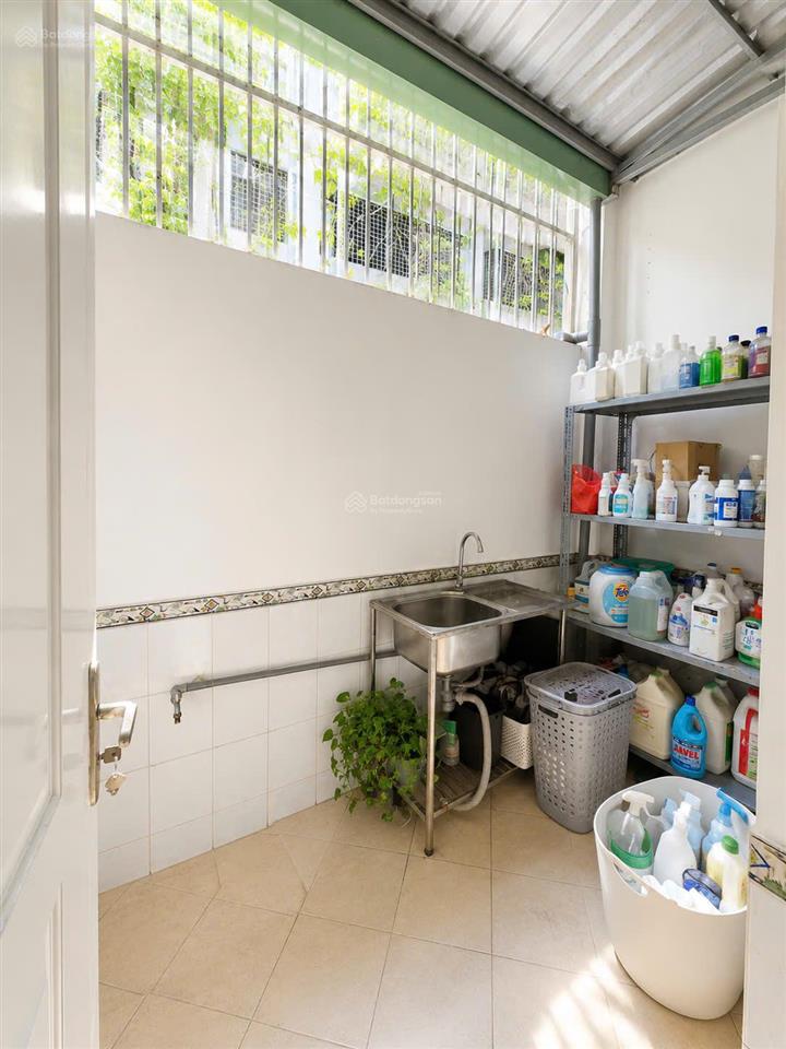 Cho thuê nhà mặt tiền quốc hương, thảo điền, 4pn 4wc, dtsd 400m2, chỉ 90tr/tháng,  0978 316 ***