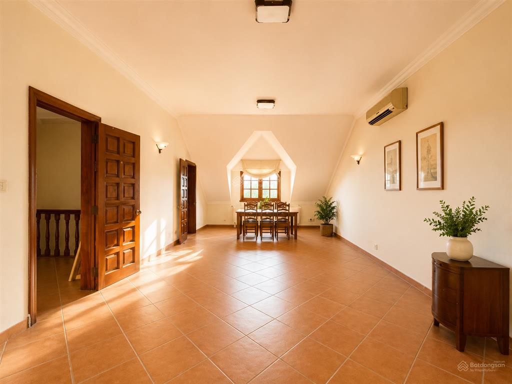 Cho thuê biệt thự 1000m2 thảo điền, 7pn, 8wc, hồ bơi riêng, sân vườn rộng, có gara máy lạnh