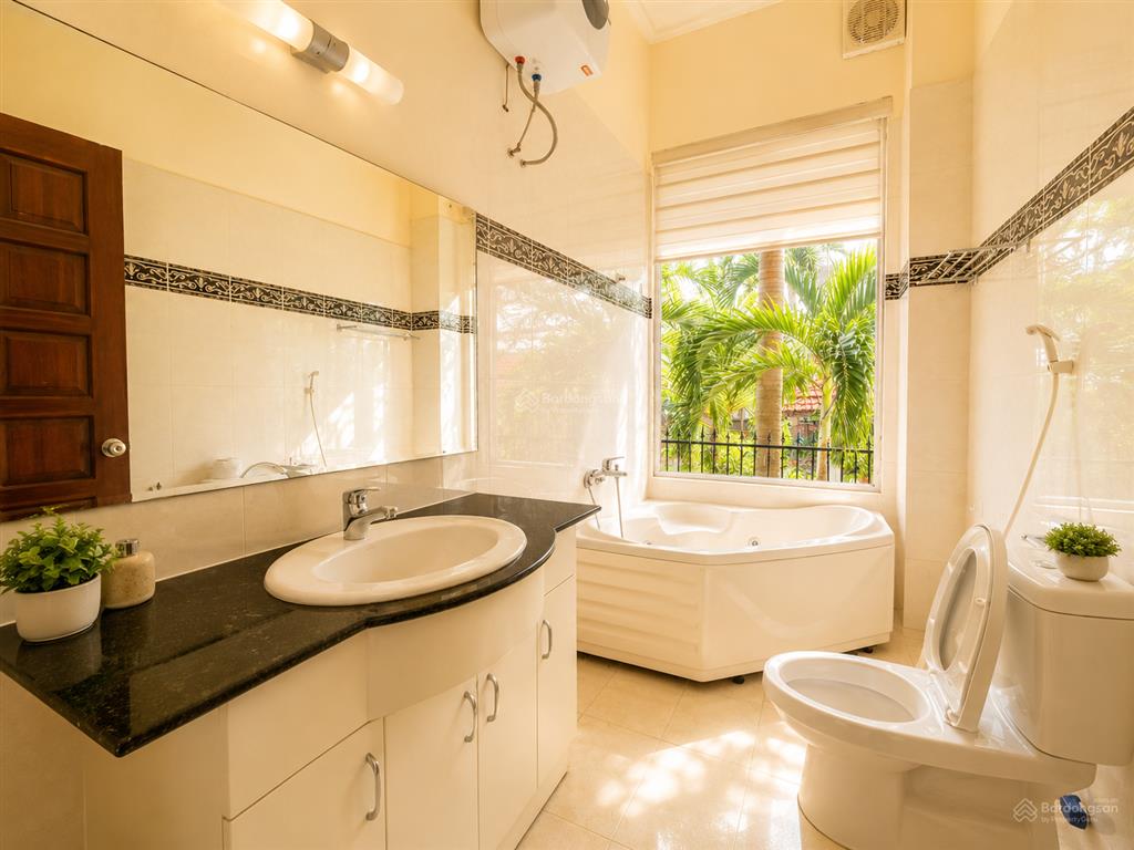 Cho thuê biệt thự 1000m2 thảo điền, 7pn, 8wc, hồ bơi riêng, sân vườn rộng, có gara máy lạnh