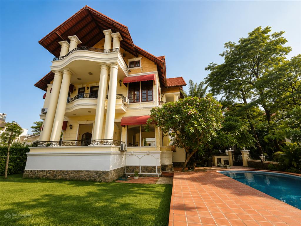 Cho thuê biệt thự 1000m2 thảo điền, 7pn, 8wc, hồ bơi riêng, sân vườn rộng, có gara máy lạnh