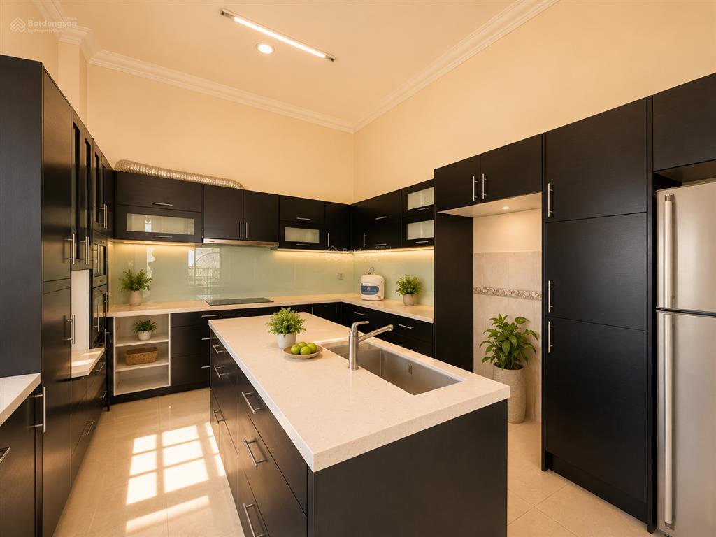 Cho thuê biệt thự 1000m2 thảo điền, 7pn, 8wc, hồ bơi riêng, sân vườn rộng, có gara máy lạnh